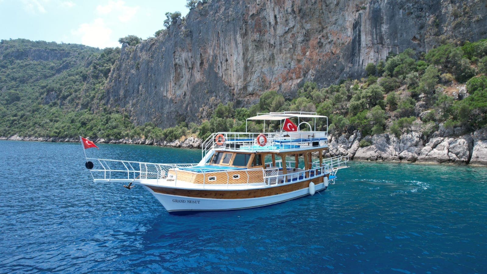 Fethiye Özel Tekne Turu | Günlük & Kaptanlı Tekne Kiralama - Fotoğraf 1