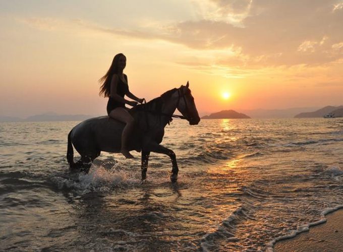 at turu calis oludeniz macera bizde